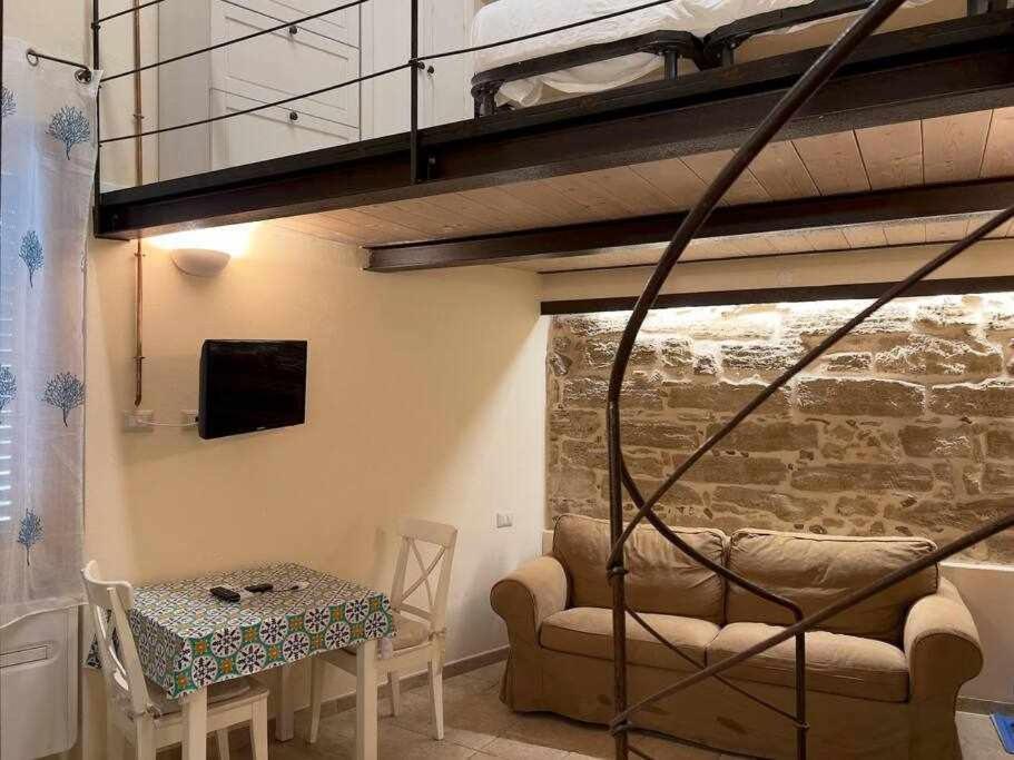 Suite Minerva 10 Steps From Piazza Civica アルゲーロ エクステリア 写真